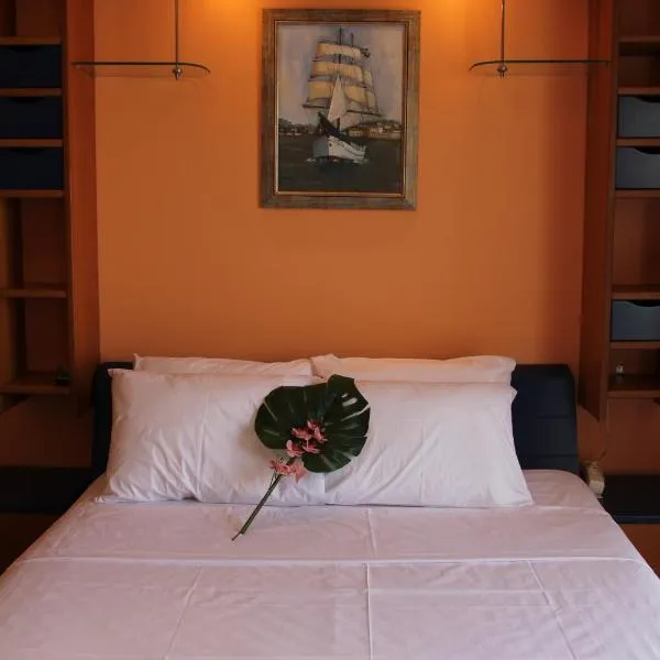 Captain's Lodge, готель у місті Ермуполіс