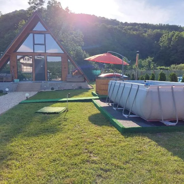 Cabana A-frame Nis, Hotel in Coţofăneşti