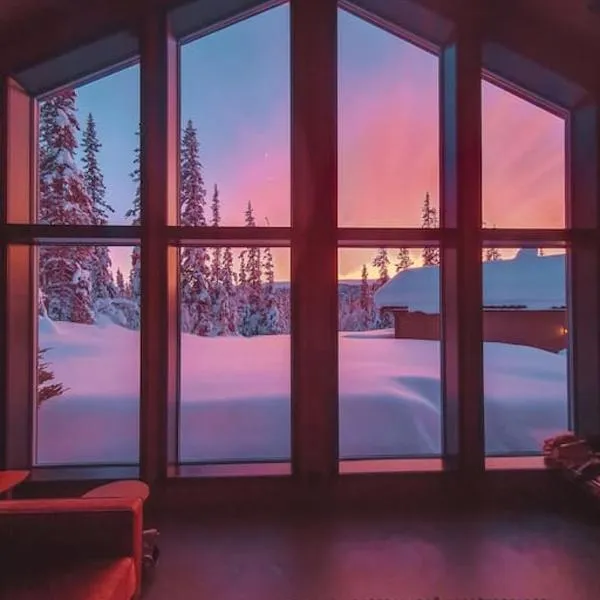 Peaceful Oasis. Panoramic forest- & mountain view. Sauna., hotel in Beitostøl