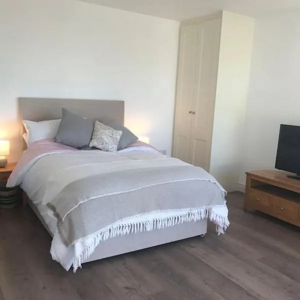 New studio near Lahinch, Doolin & Cliffs of Moher, ξενοδοχείο σε Lahinch