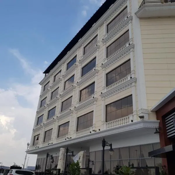STwin Hotel、アブハのホテル
