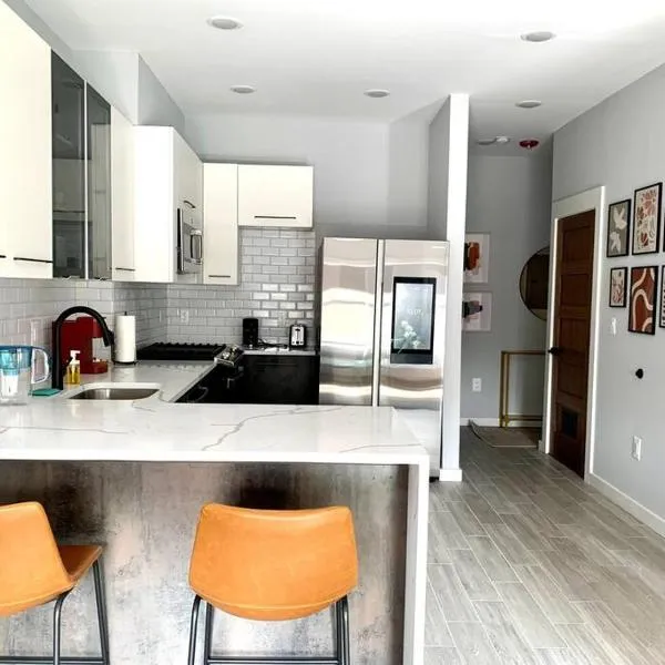 Collect3 2BR 1BA Close to Train and NYC、ニューアークのホテル