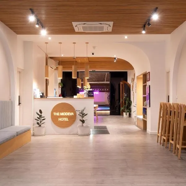The Modeva Hotel, hotel em Kanchanaburi
