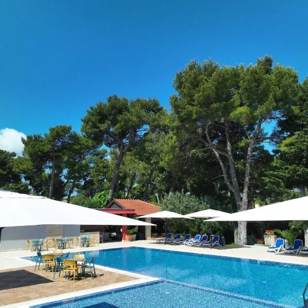 Mediterranean Village San Antonio, hotell sihtkohas Biograd na Moru