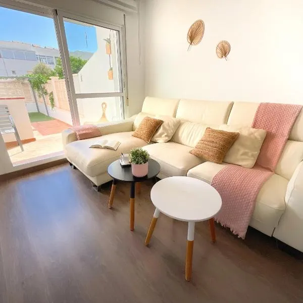 KS Toyo Golf - Kaleria Suites, khách sạn ở Retamar