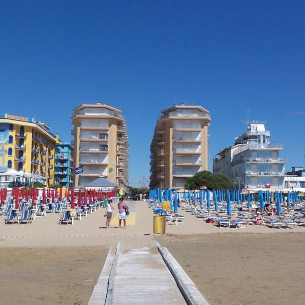 Centro Commerciale Apartments