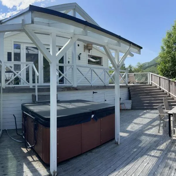 Jølster Holiday home, hotel v destinaci Skei