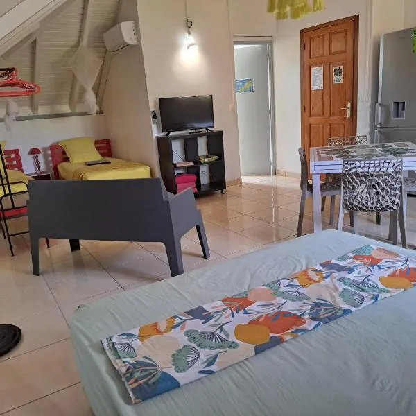 STUDIO LAURIER - 4 pers - proche bourg -1-, hotel in Terre-de-Haut