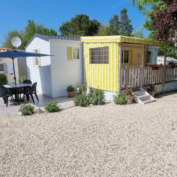 Bungalow dans résidence privée、ドリュ・ドレロンのホテル