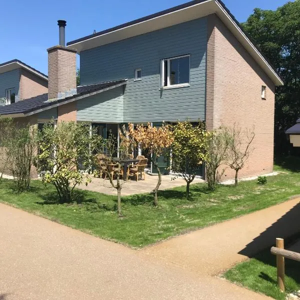 Haags Duinhuis - familyfriendly holidayhome with sauna, hotel in The Hague