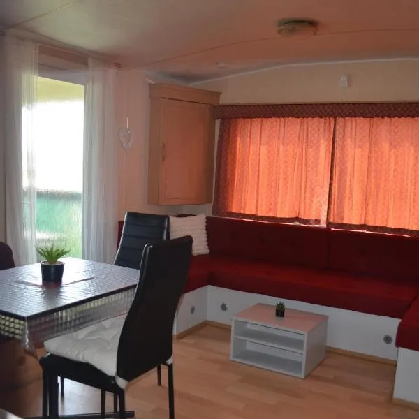 Mobilheim 16 a 17 - Výrovická přehrada Výr, hotel in Výrovice