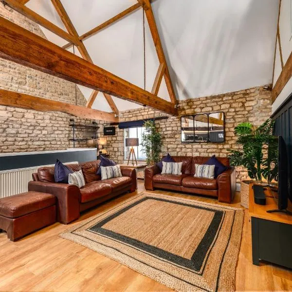 Luxury town centre loft apartment in converted Granary, Hotel in Stamford