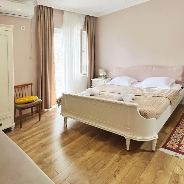 Happy Holidays, hotel in Borjomi