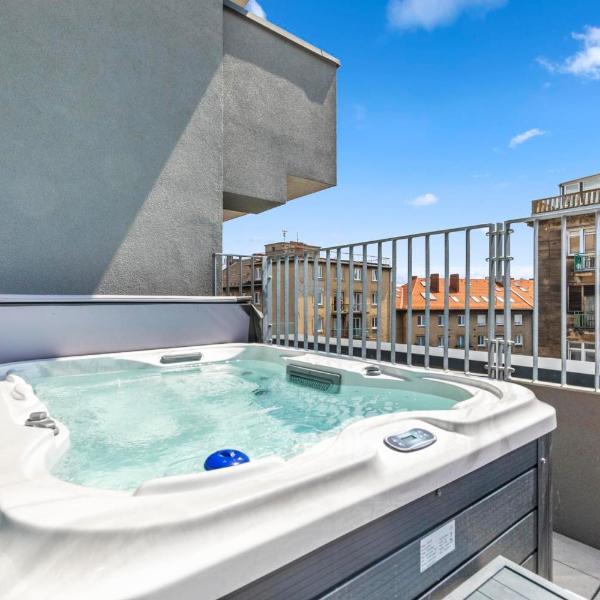 LAM Pink - JACUZZI - AC - PS4, Bratislava