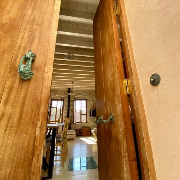 Monastery View House, hotel em Mandrákion