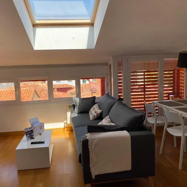 Vivienda turística Los Tejados, hotel in Soria