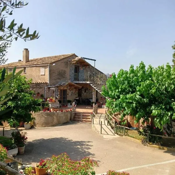 Masia La Roca, hôtel à Castellnou de Bages