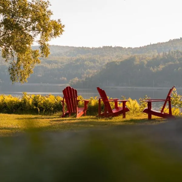 Le 2800 du Parc โรงแรมในชาวินิแกน