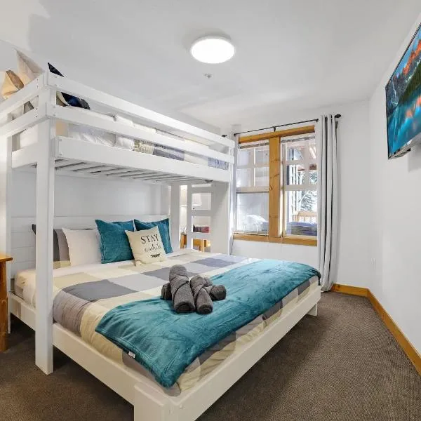 Perfect Ski or Bike in-out Hot Tub Pool, ξενοδοχείο σε Panorama