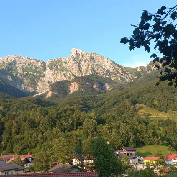 Hiša za Gradom, Hotel in Kobarid