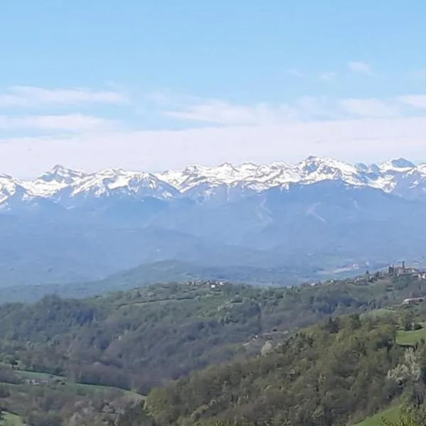 CASCINA BINELLO appartamento B, hotel in Murazzano