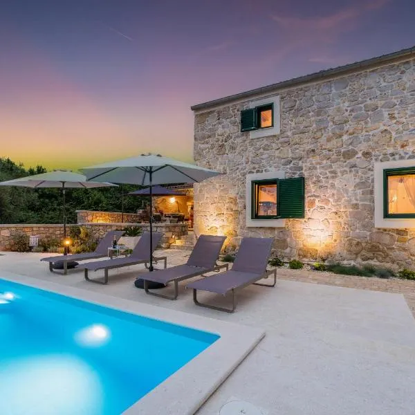 Stone House Luna, hotell sihtkohas Poljana