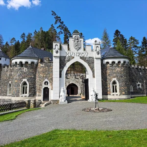 Hrad Kunzov Boutique Hotel & SPA & Restaurant, hotell sihtkohas Radíkov