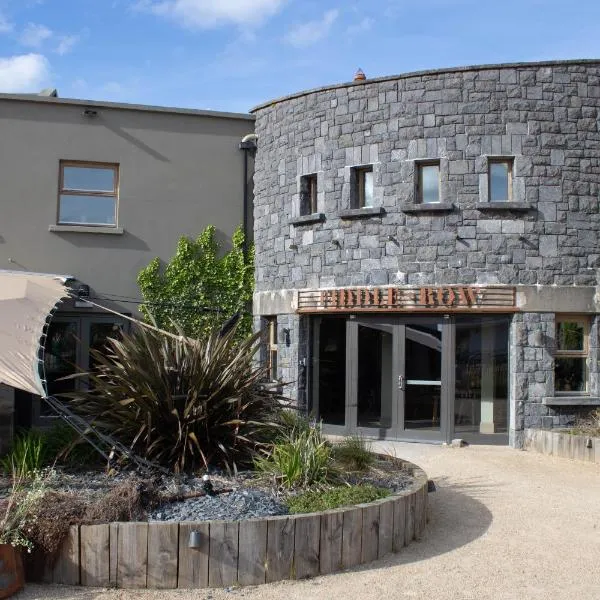 Fiddle + Bow Hotel, hotel en Doolin