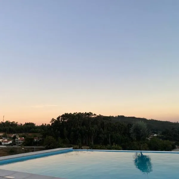 CASA DAS QUINTÃES, hotel in Figueiredo