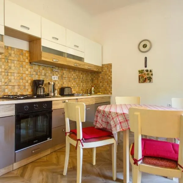Barok Apartments, hotell sihtkohas Braşov