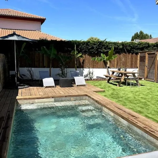 Logement avec piscine privée chauffée, hotel a Biarritz