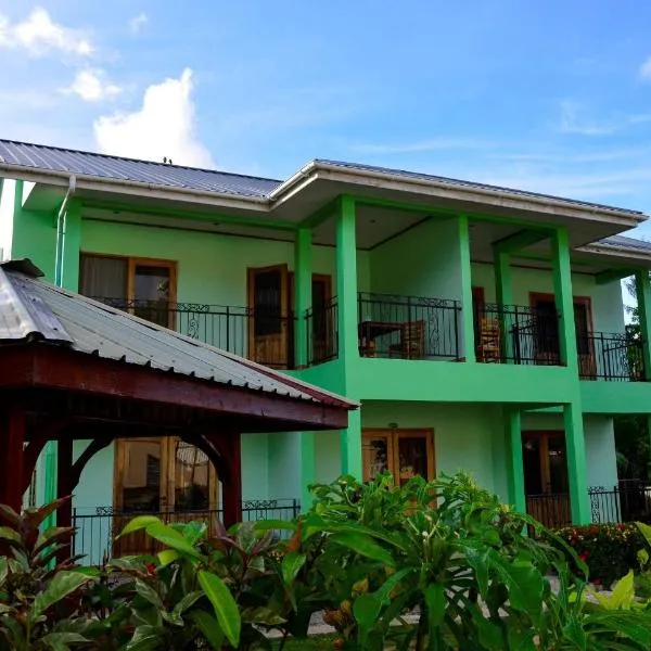 Chez Antoine Apartments, hotel v Grand Anse