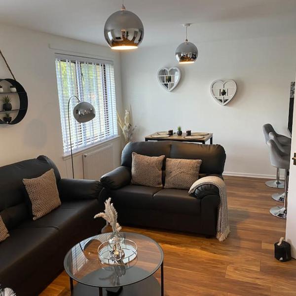 Perfectly situated luxury 2 bedroom apartment, Glasgow