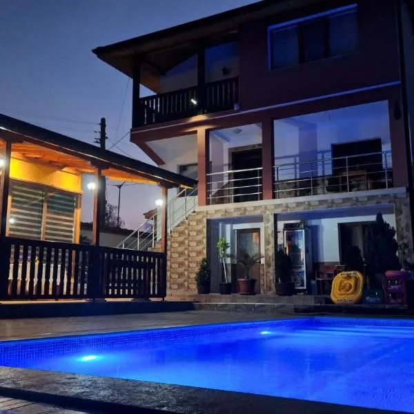 Запряновата къща, Hotel in Kardschali