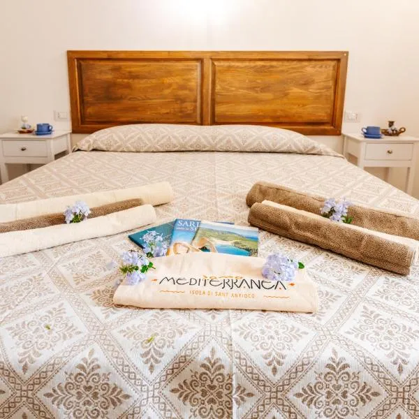 Domo Mediterranea Affittacamere-Guest House, hotel in SantʼAntìoco