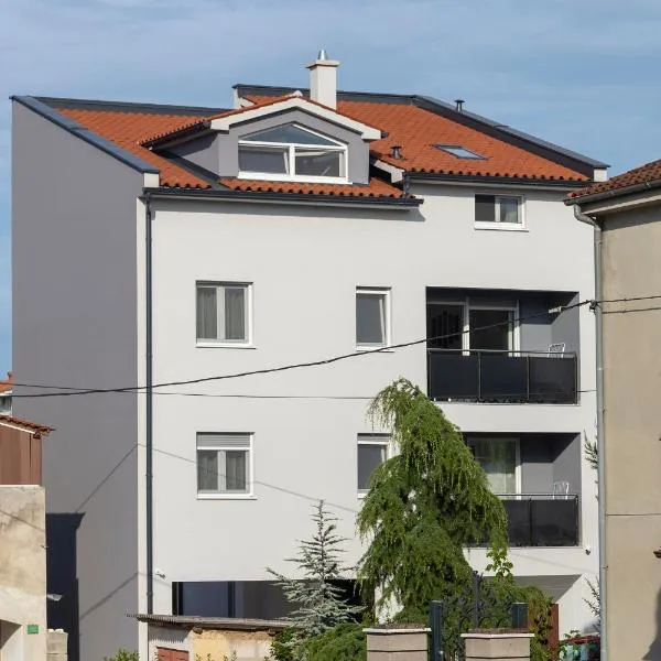 City apartments SILVER, hotel in Pula