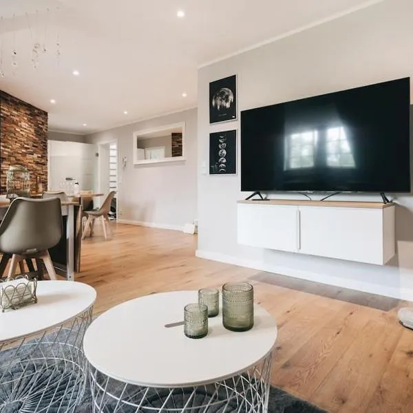 TIP! Toplage in Dresden! Moderne 100 qm Ferienwohnung für Familien und kleine Gruppen, hotel i Dresden