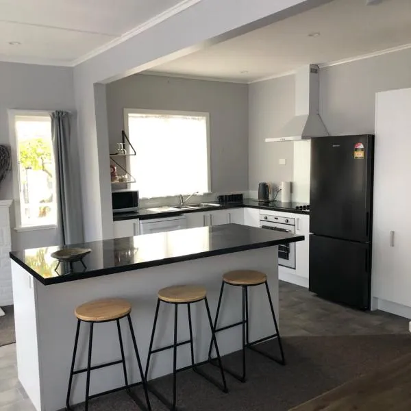 Nights on Broadway - THE HOUSE, ξενοδοχείο σε Matamata