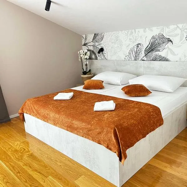 MEMORI bed&breakfast, hotel in Rab