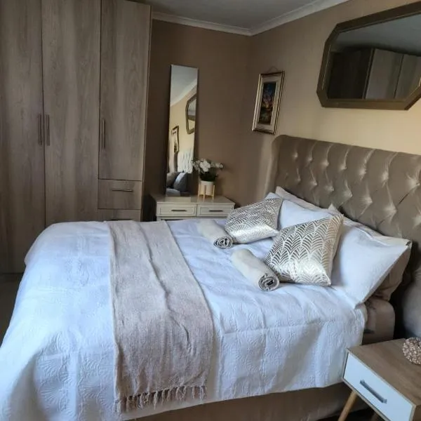 Charles Court Guest House, hotel a Durban