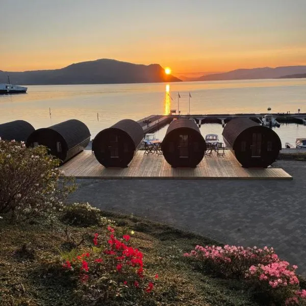 Sleeping barrel lodge Smaken av Ryfylke Event AS, drives ikke som hotell, khách sạn ở Hjelmeland