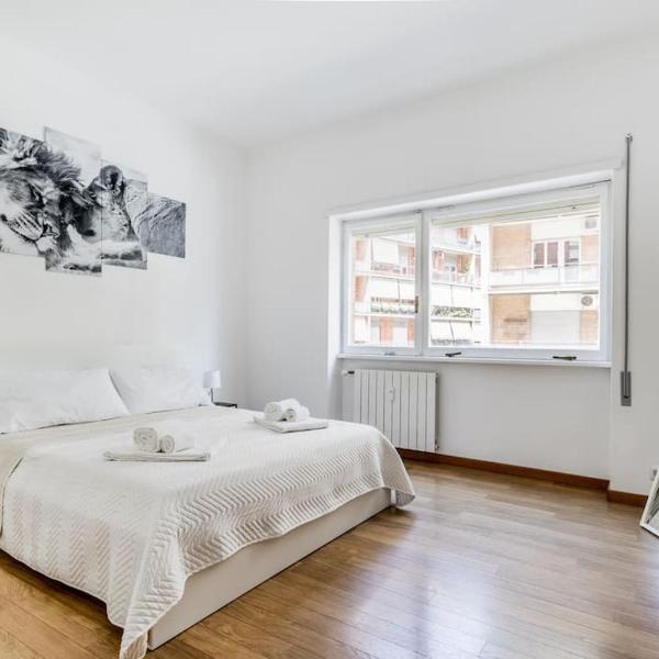 Tiburtina White House, Rome