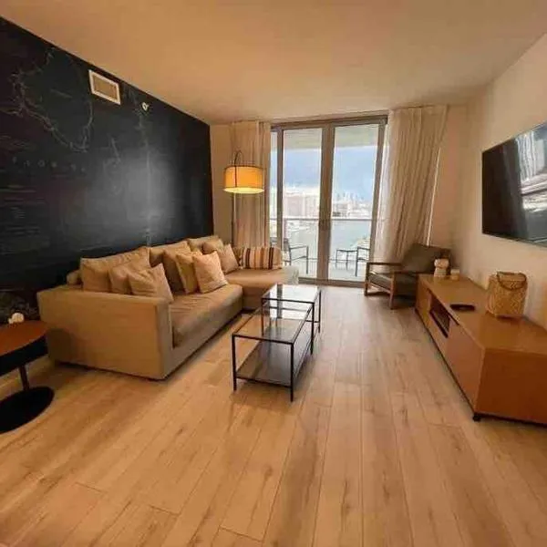 Cozy Beach Apartment with Full Kitchen -A, hotel in Hallandale Beach
