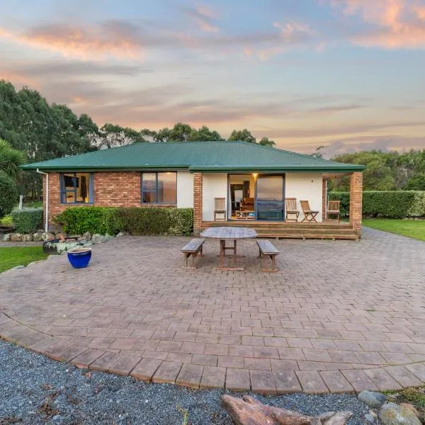 Ocean & Mountain Views - Kaikoura, hotel di Kaikoura
