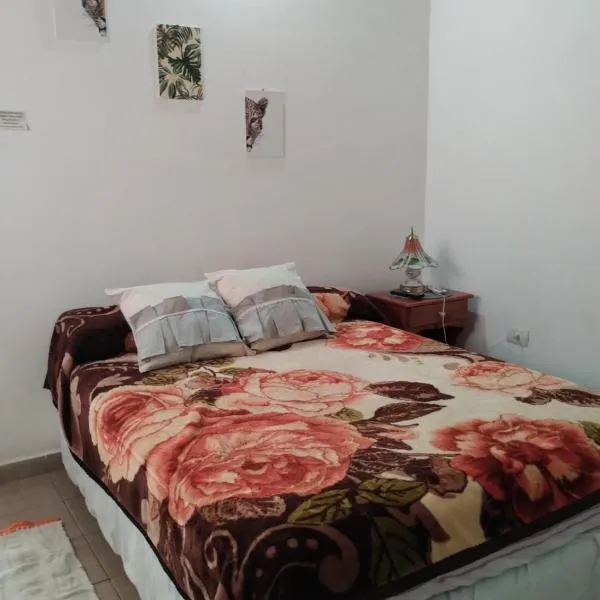 Casa para 6 con cochera-Maragus, hotel in Posadas