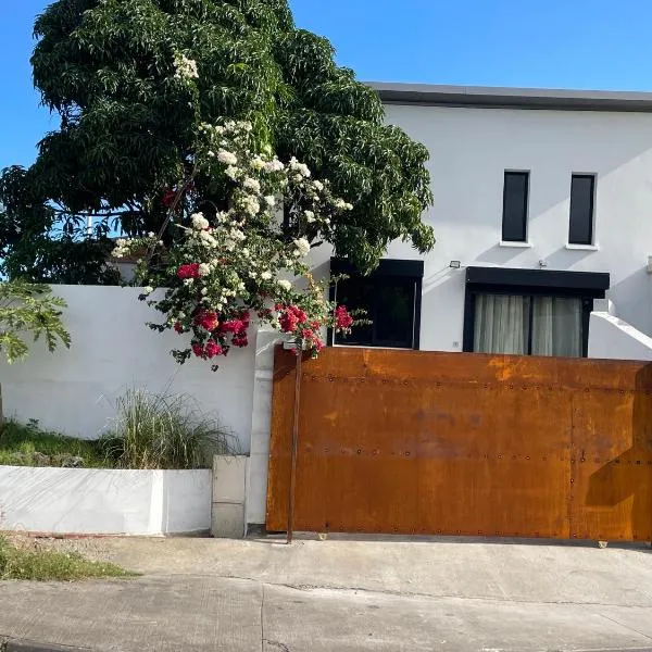 Villa MYA Location, hotel v destinaci Saint-Pierre