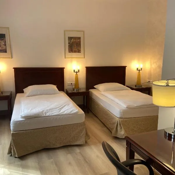 Aparthotel Slezák，位于利托米什尔的酒店