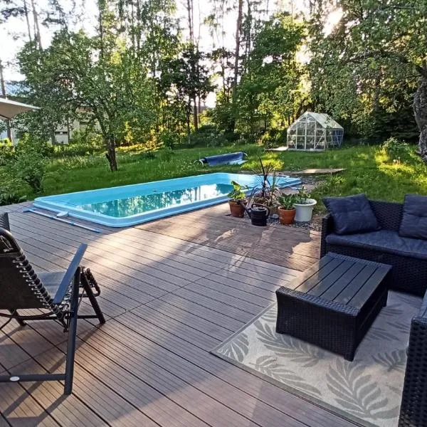 Talo uima-altaalla, hotel i Hämeenlinna