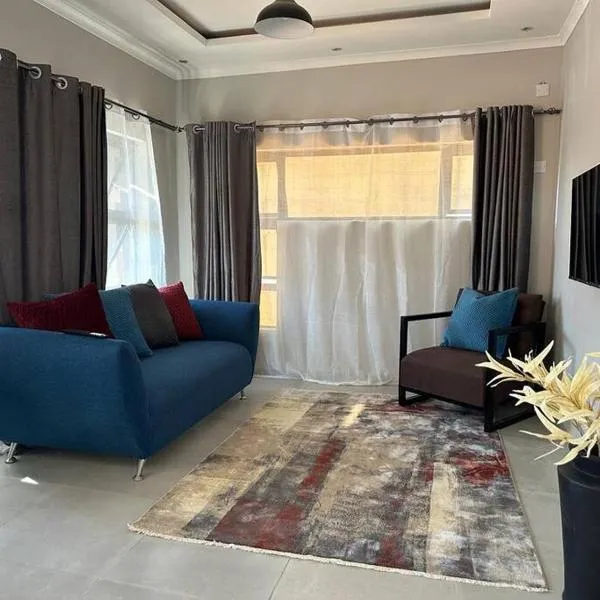 The Urban Hub in Block 5: Gaborone şehrinde bir otel