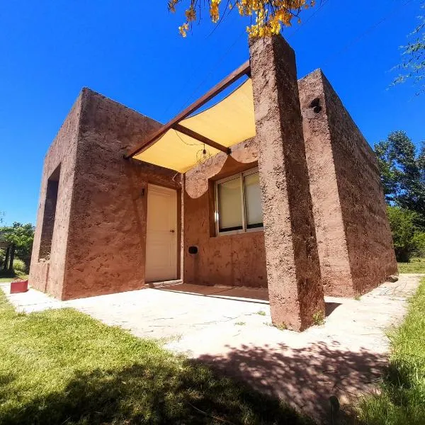 Los Bambues Cabañas、エル・ボルカンのホテル